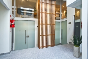 [Alternative text]